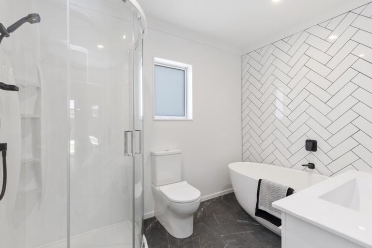 Photo of property in 38a Cambridge Terrace, Waiwhetu, Lower Hutt, 5010