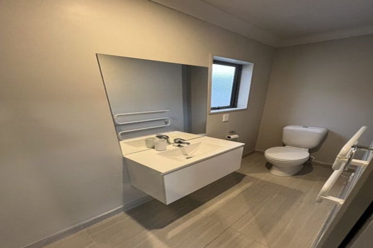 Photo of property in 6 Brindle Way, Newlands, Wellington, 6037