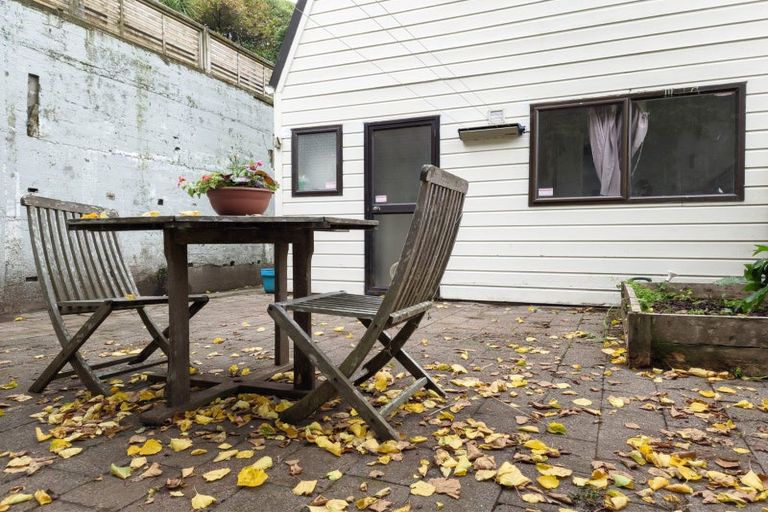 Photo of property in 2/24 Akatea Street, Berhampore, Wellington, 6023