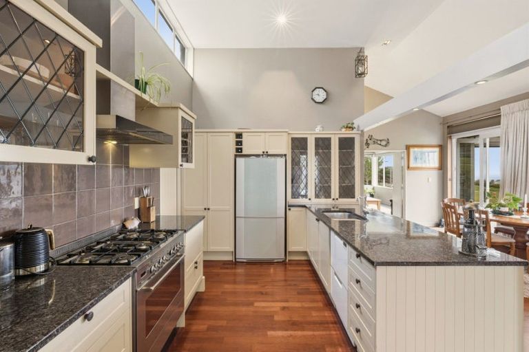 Photo of property in 2a Kaitemako Road, Welcome Bay, Tauranga, 3112