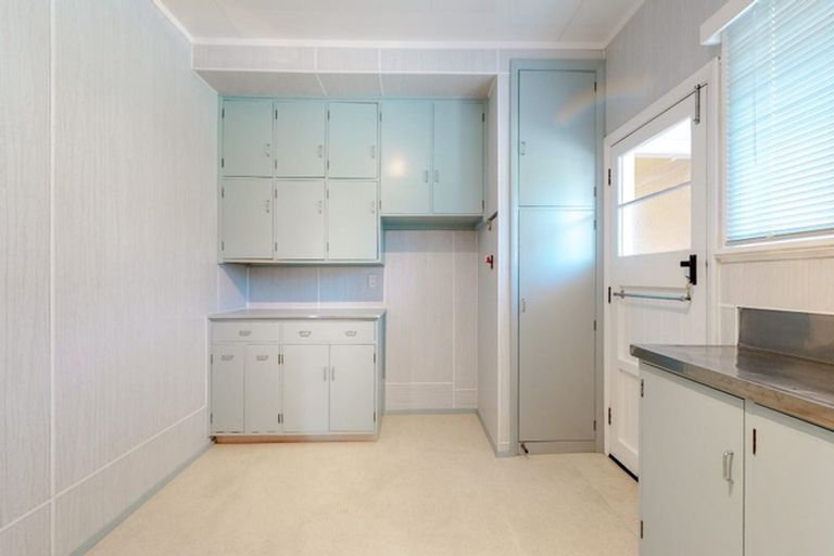 Photo of property in 21 Military Road, Boulcott, Lower Hutt, 5010