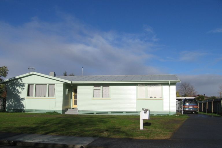 Photo of property in 37 Sunderland Drive, Flaxmere, Hastings, 4120