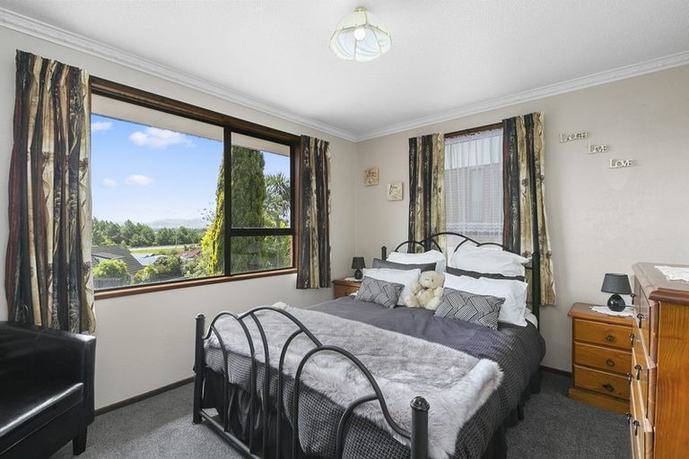 Photo of property in 70 Kinmont Crescent, Kinmont Park, Mosgiel, 9024