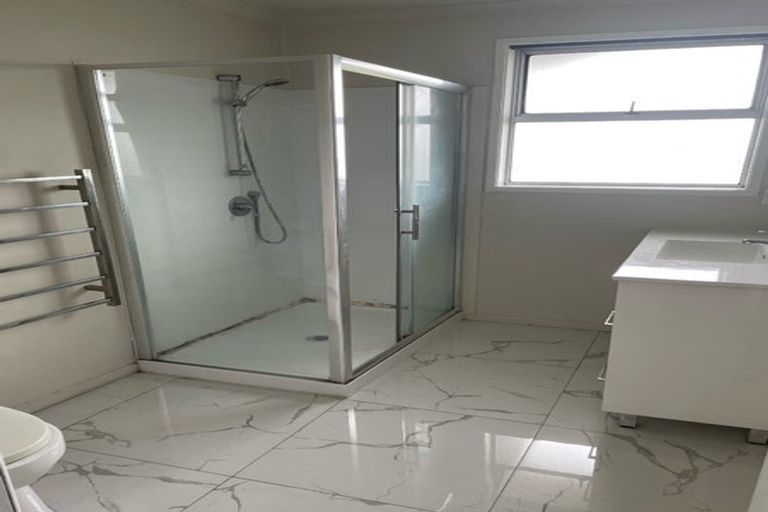 Photo of property in 18 Fairway Avenue, Red Beach, 0932