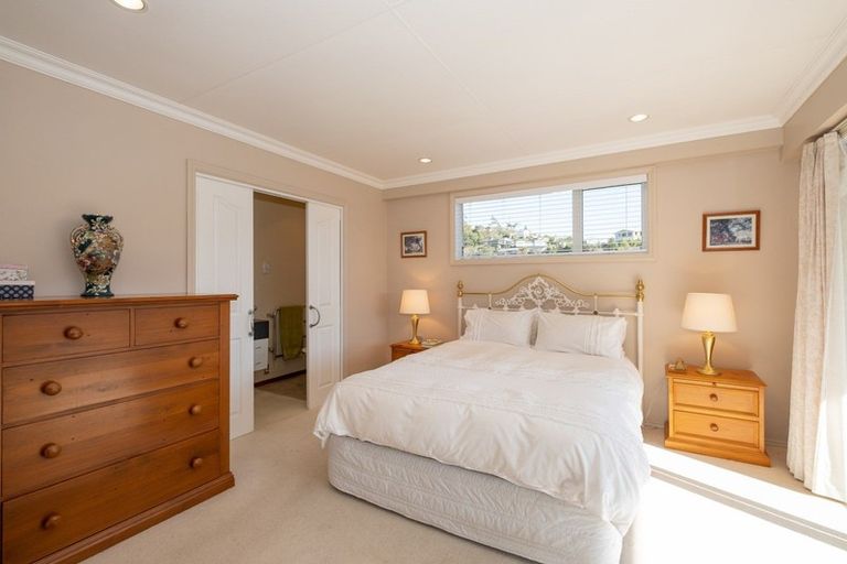 Photo of property in 18 Seaview Crescent, Picton, 7220