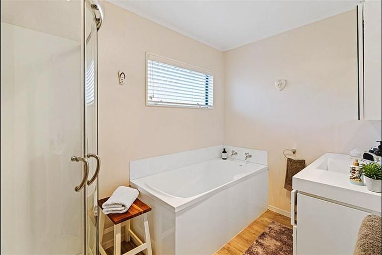 Photo of property in 1 Azimuth Place, Flagstaff, Hamilton, 3210