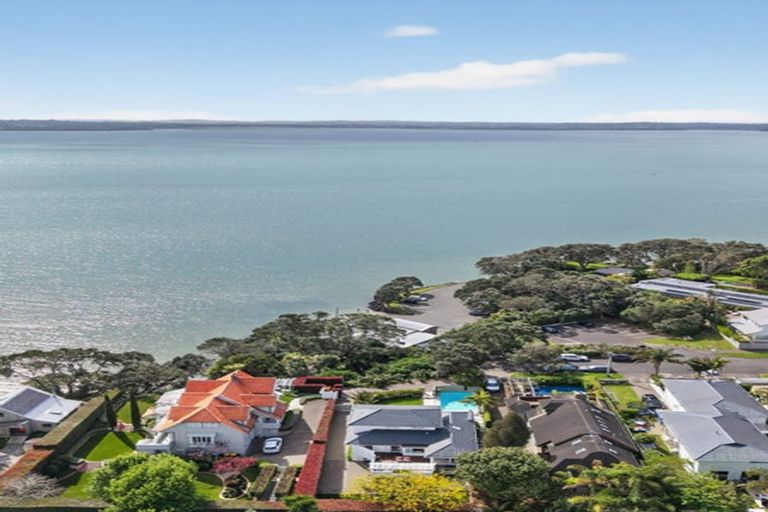 Photo of property in 32 Raymond Street, Point Chevalier, Auckland, 1022
