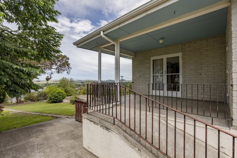 Photo of property in 12 Domain Road, Waipawa, 4210