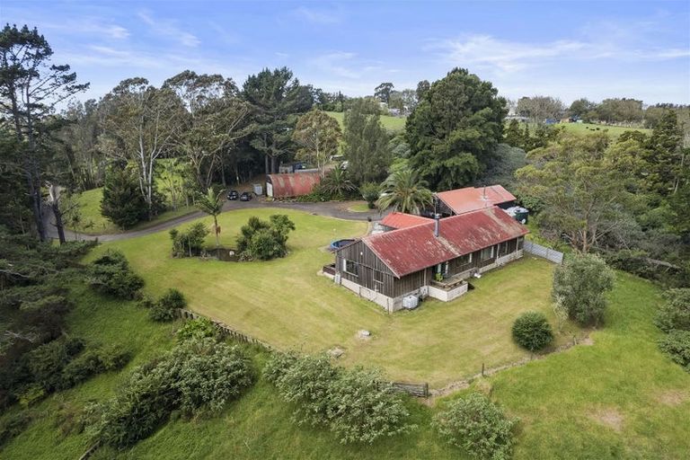 Photo of property in 10 Whites Road, Whitford, Howick, 2571