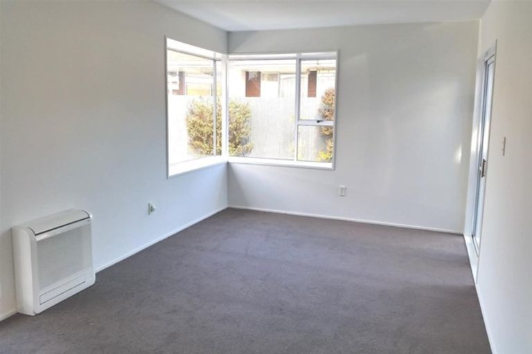 Photo of property in 2/19 Maxwell Street, Riccarton, Christchurch, 8041