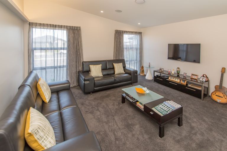 Photo of property in 74 Sutherland Drive, Kaiapoi, 7630