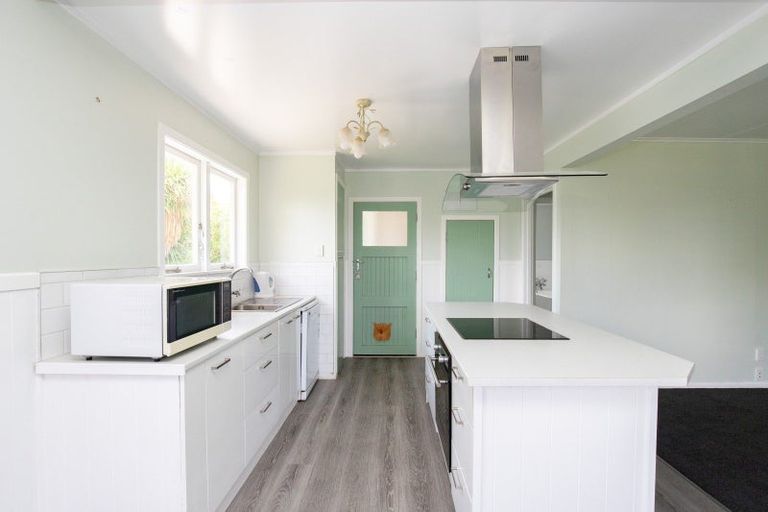 Photo of property in 21 Hayward Road, Ngatea, 3503