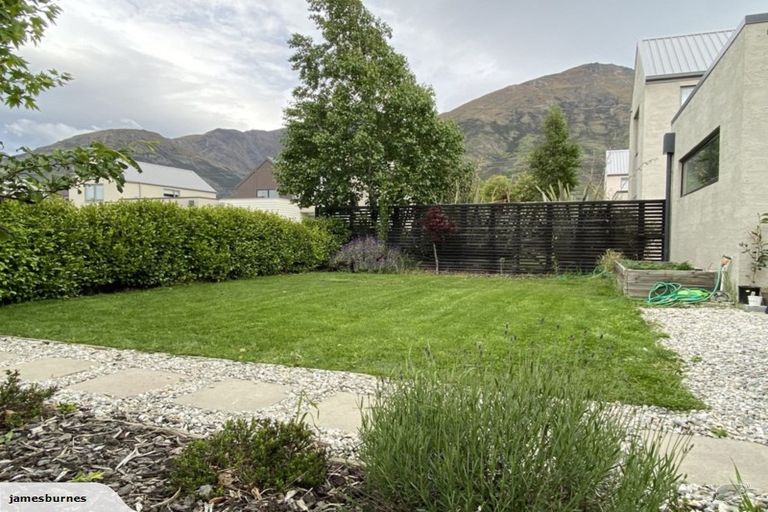 Photo of property in 7 Onslow Road, Lake Hayes, Queenstown, 9304