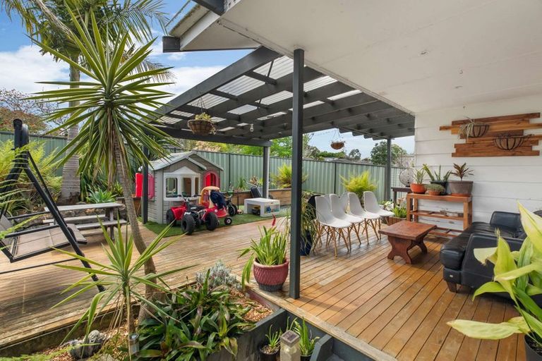 Photo of property in 26 Sunline Avenue, Massey, Auckland, 0614