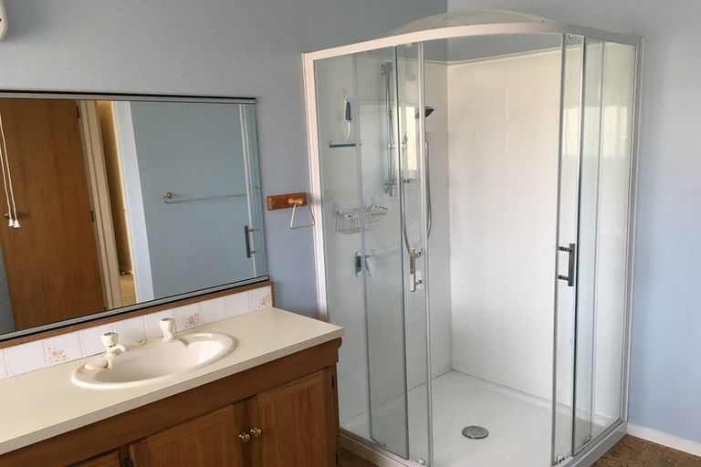 Photo of property in 2/18 Sheraton Place, Redwood, Christchurch, 8051