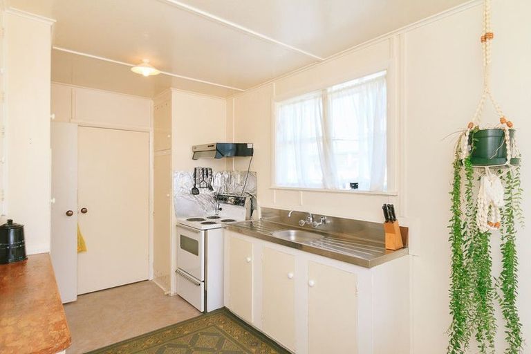 Photo of property in 1034 High Street, Avalon, Lower Hutt, 5011