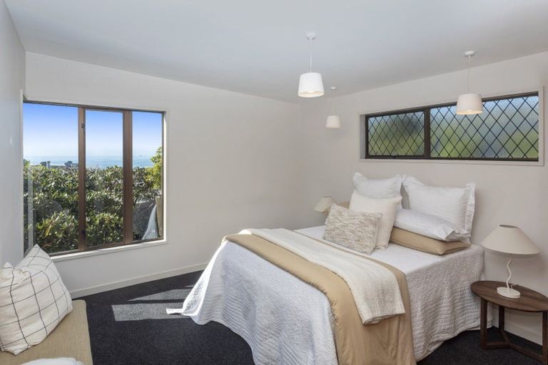 Photo of property in 1/17 Moncks Spur Road, Redcliffs, Christchurch, 8081