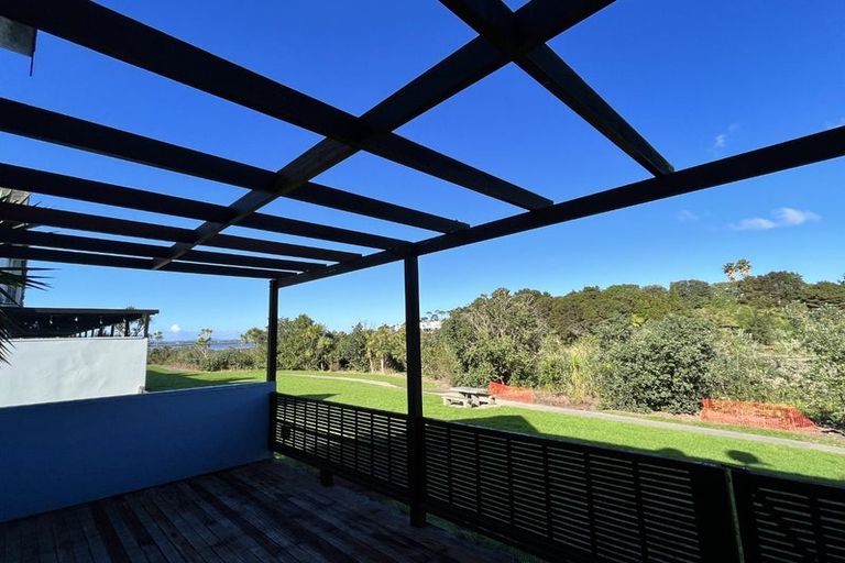 Photo of property in 9m Clearwater Cove, West Harbour, Auckland, 0618