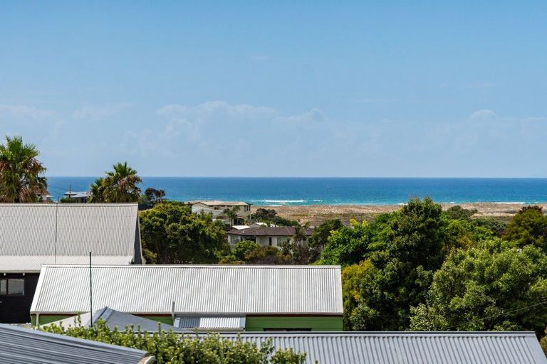 Photo of property in 2 Cullen Street, Mangawhai Heads, Mangawhai, 0505