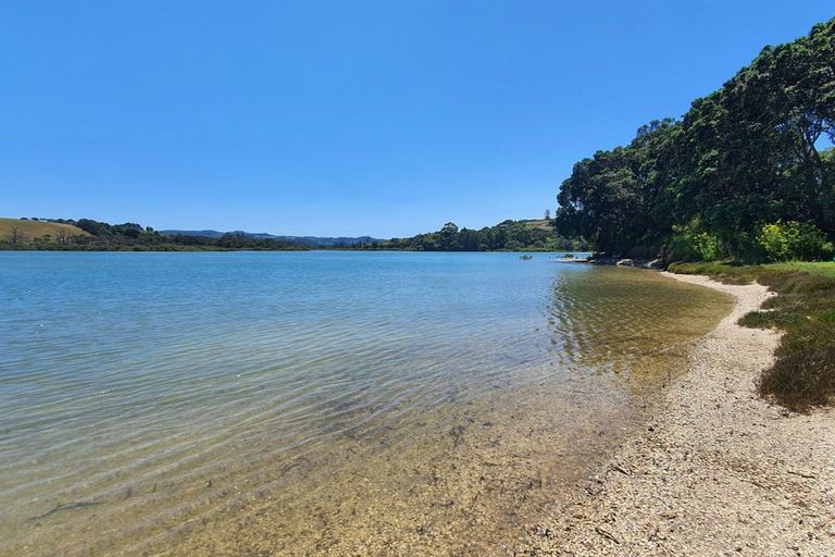 Photo of property in 1082 Sandspit Road, Sandspit, Warkworth, 0982