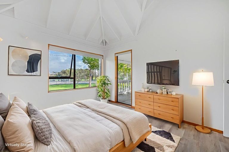 Photo of property in 1/62 Wairoa Road, Narrow Neck, Auckland, 0624