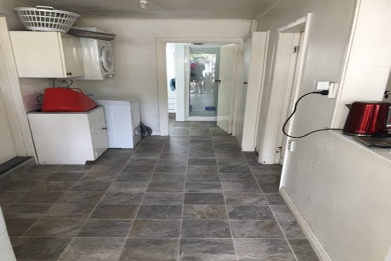 Photo of property in 115 Glenmore Street, Kelburn, Wellington, 6012