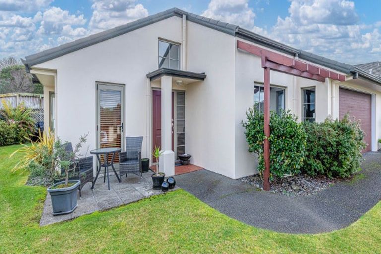 Photo of property in 22 Lakeridge Close, Rangatira Park, Taupo, 3330