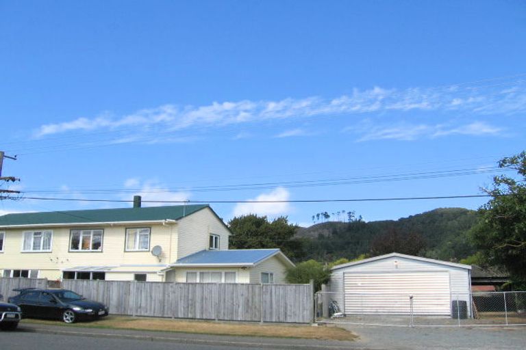 Photo of property in 17 Maclean Street, Wallaceville, Upper Hutt, 5018