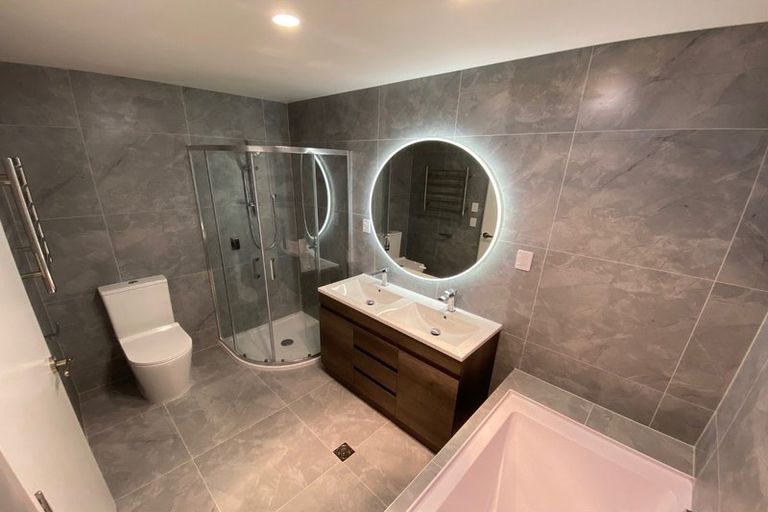 Photo of property in 7 Papa Takaro Lane, Flat Bush, Auckland, 2019