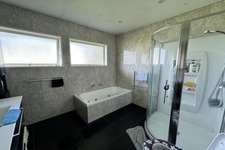 Photo of property in 18 Luton Avenue, Sunnyhills, Auckland, 2010