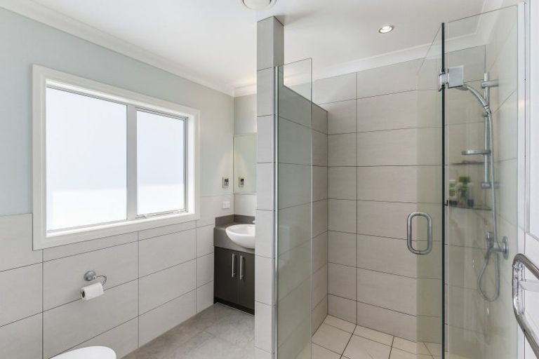 Photo of property in 10 Metzenthin Close, Raumati South, Paraparaumu, 5032