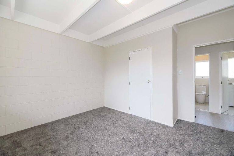 Photo of property in 5/5 Keeling Road, Henderson, Auckland, 0612