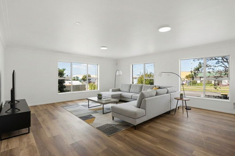 Photo of property in 639 Swanson Road, Swanson, Auckland, 0612