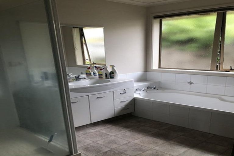 Photo of property in 16 Nobleman Place, Hamilton East, Hamilton, 3216