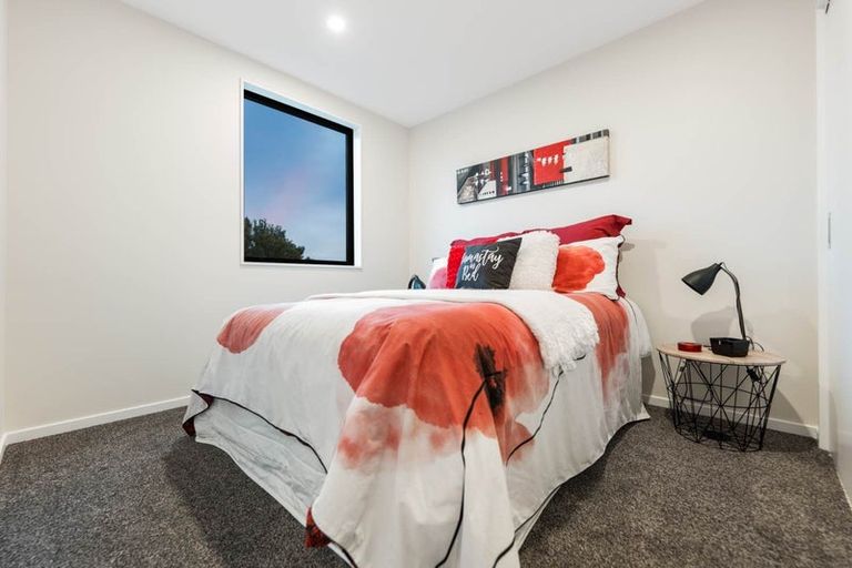 Photo of property in 4202d Great North Road, Glendene, Auckland, 0602