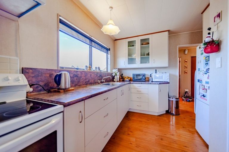 Photo of property in 37 Donegal Crescent, Tamatea, Napier, 4112