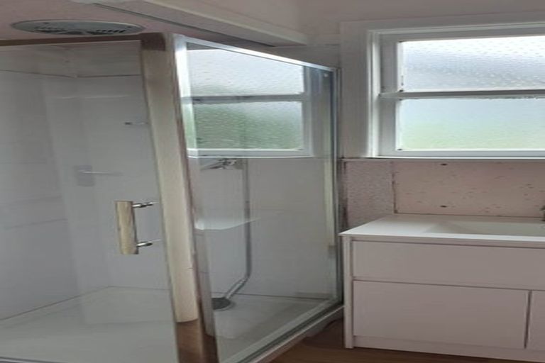 Photo of property in 16 Sale Street, Cockle Bay, Auckland, 2014