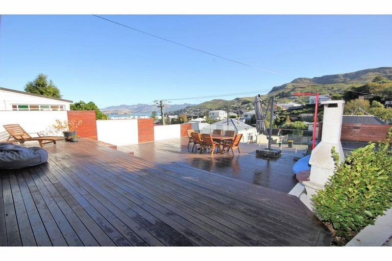 Photo of property in 72 Oxford Street, Lyttelton, 8082