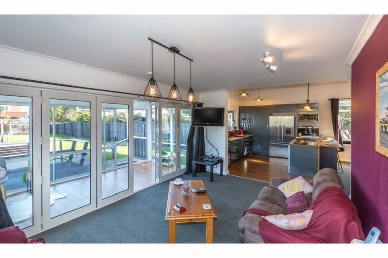 Photo of property in 55 Blake Street, New Brighton, Christchurch, 8061
