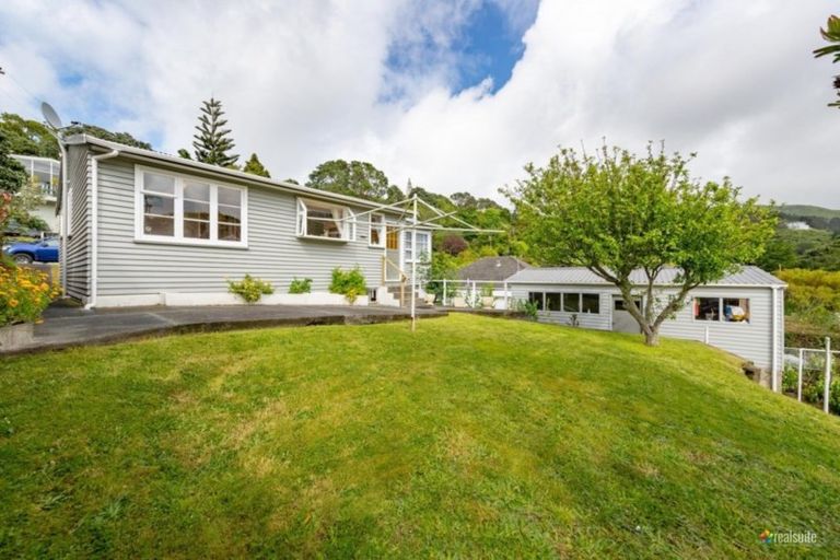 Photo of property in 28 Foster Crescent, Belmont, Lower Hutt, 5010