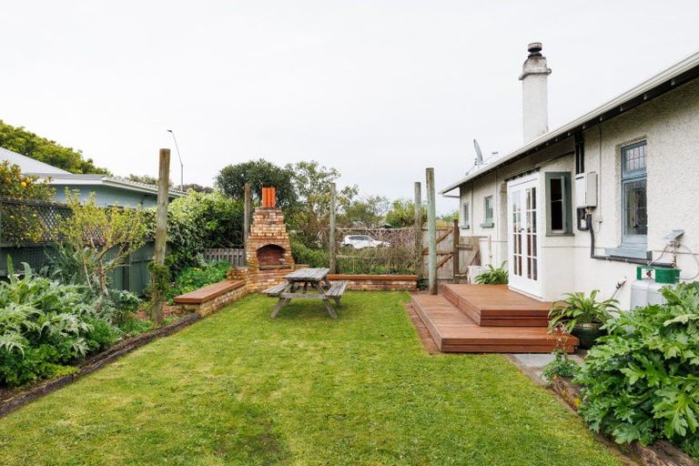 Photo of property in 27 Brightwater Terrace, Terrace End, Palmerston North, 4410