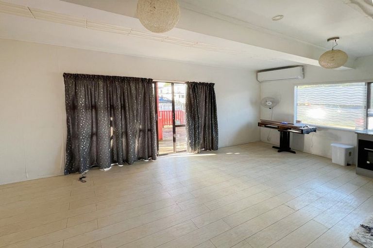 Photo of property in 164 Russell Road, Manurewa, Auckland, 2102