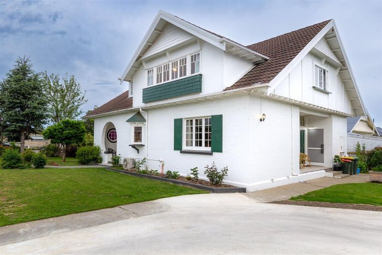 Photo of property in 17 Rhodes Street, Waimate, 7924