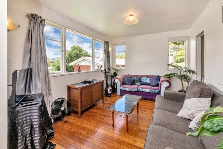 Photo of property in 12 Willow Place, Horahora, Whangarei, 0110