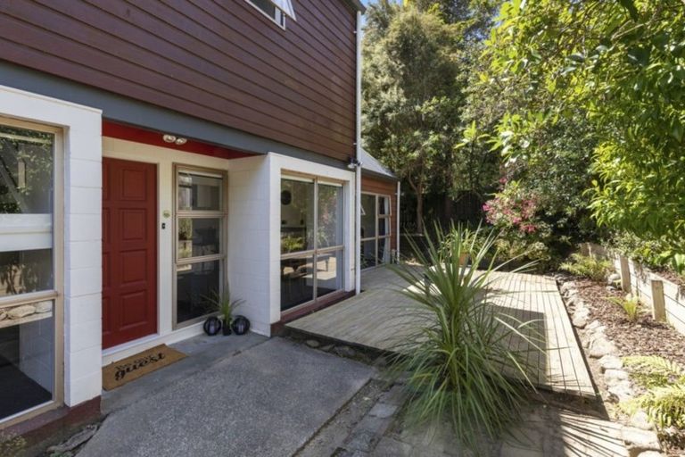 Photo of property in 105 Kamahi Street, Stokes Valley, Lower Hutt, 5019