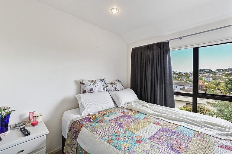 Photo of property in 26a Woodstock Road, Forrest Hill, Auckland, 0620