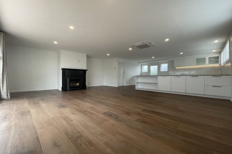 Photo of property in 1/135 Aikmans Road, Merivale, Christchurch, 8014