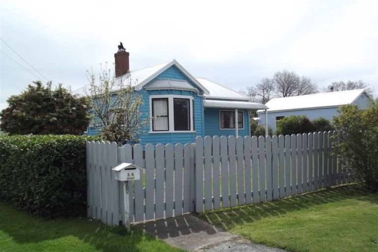 Photo of property in 24 Edward Street, Waimate, 7924