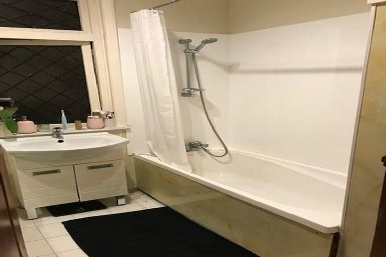 Photo of property in 126 Grafton Road, Roseneath, Wellington, 6011