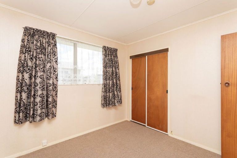 Photo of property in 28 Miller Street, Dannevirke, 4930